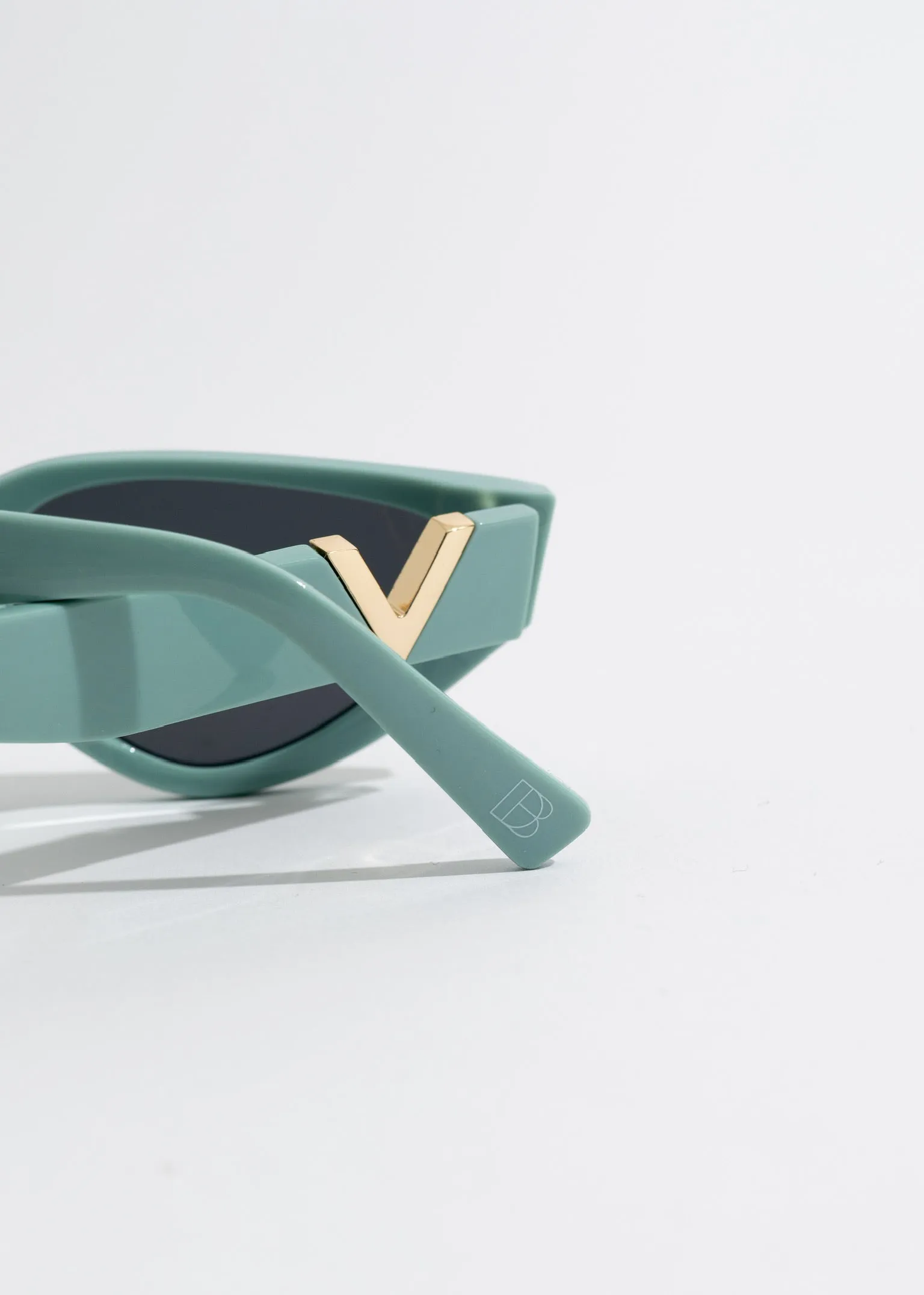 Only Me Oval Sunglasses Green